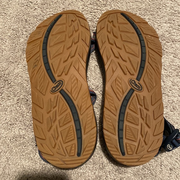 Men’s size 12 Chacos with a thick toe strap. Maybe worn twice.